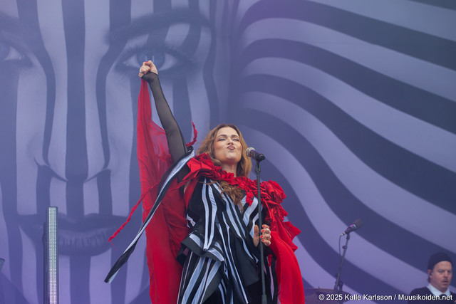 Jenni Vartiainen | Jenni Vartiainen Ruisrockissa 2025